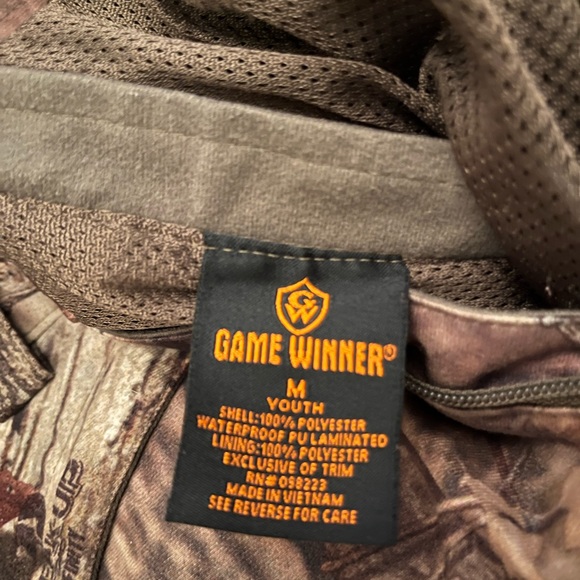 Game Winner brand size M (youth) - Picture 3 of 3